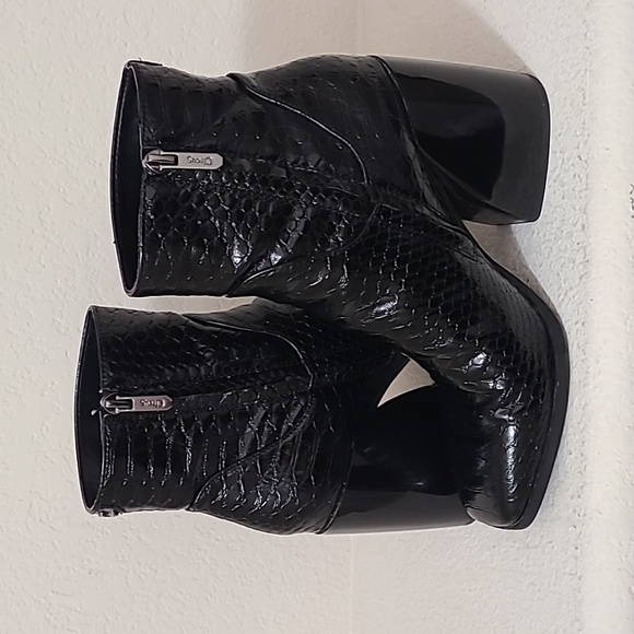Circus by Sam Edelman Black Croc Boots. Size 7 - Picture 4 of 6